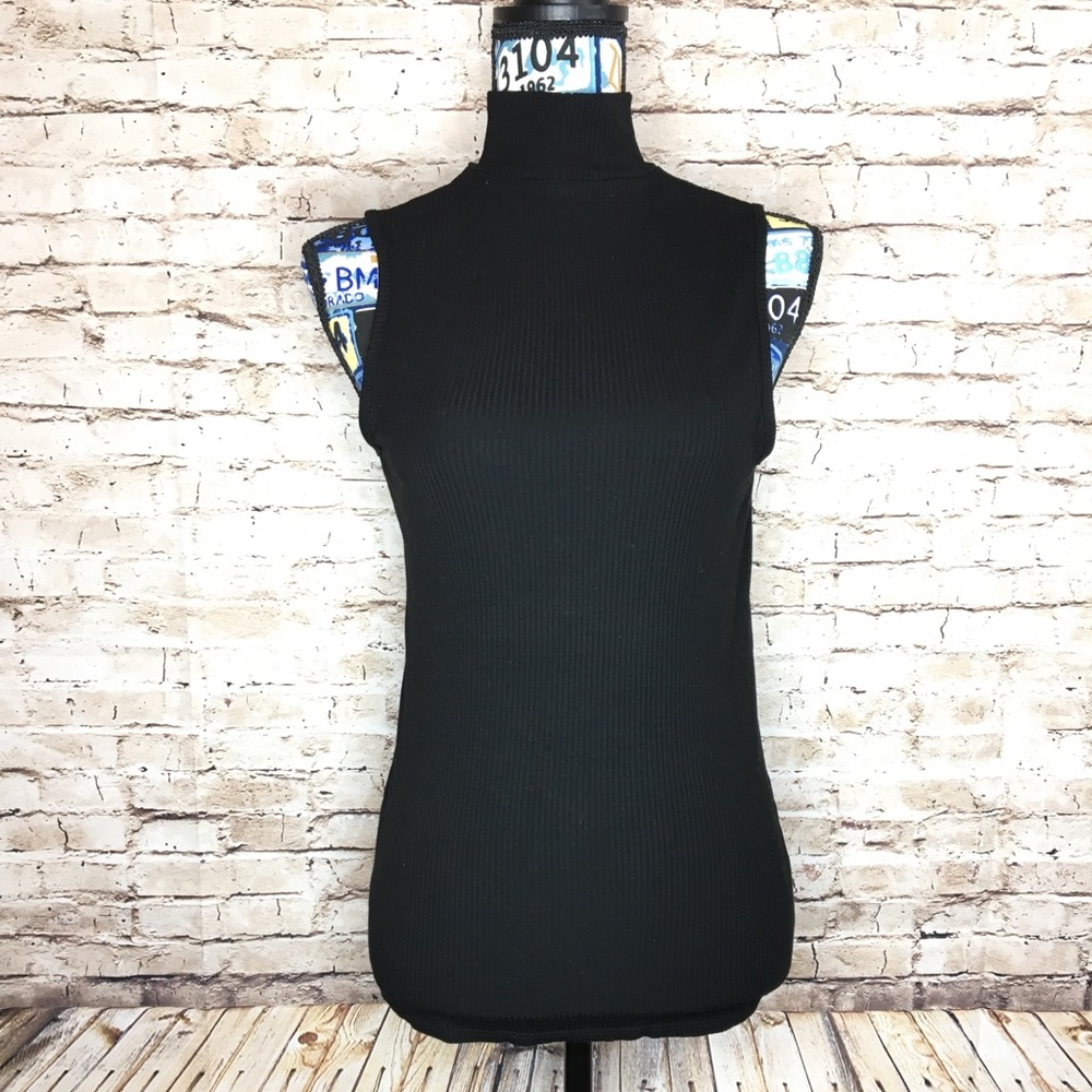 ATHLETA Women’s Black Knitted Sleeveless Shirt